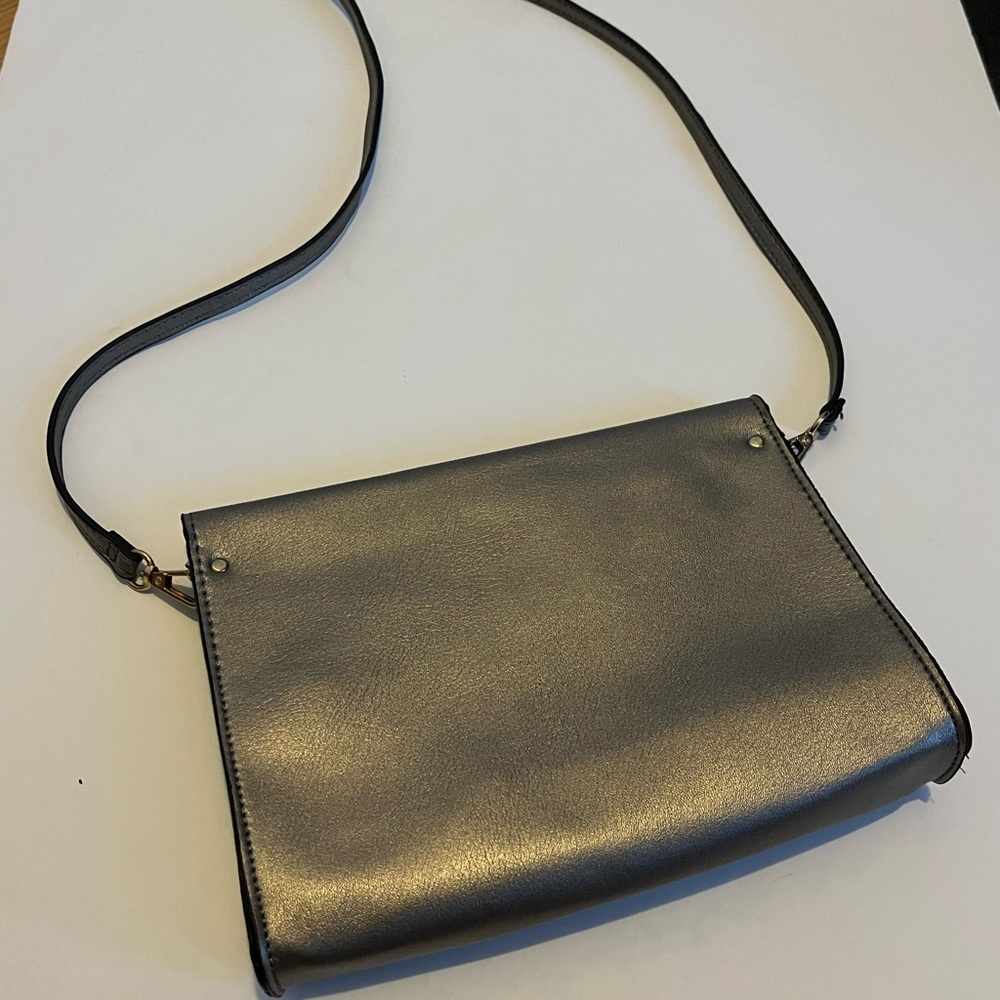 Steel grey metallic Summer & Rose crossbody bag - Picture 3 of 6